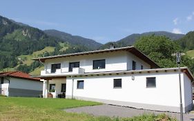 Quiet Holiday Flat Near The Mayrhofen Ski Area