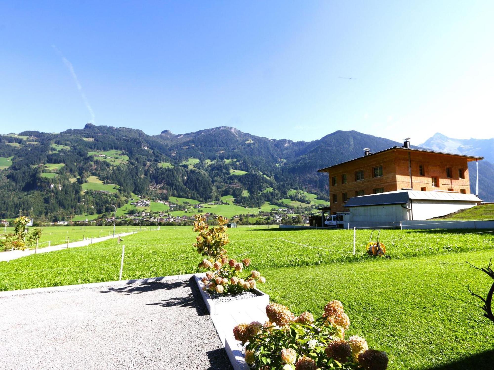 Quiet Holiday Flat Near The Mayrhofen Ski Area Schwendau Exterior foto